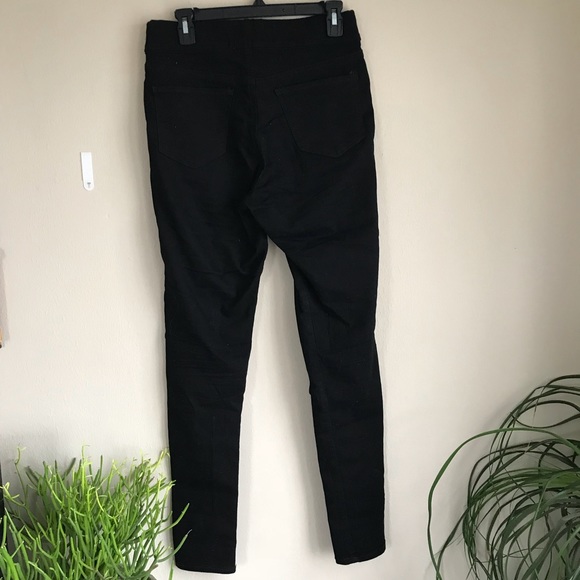 EUC Old Navy black rockstar mid-rise legging - 10L - Picture 4 of 5